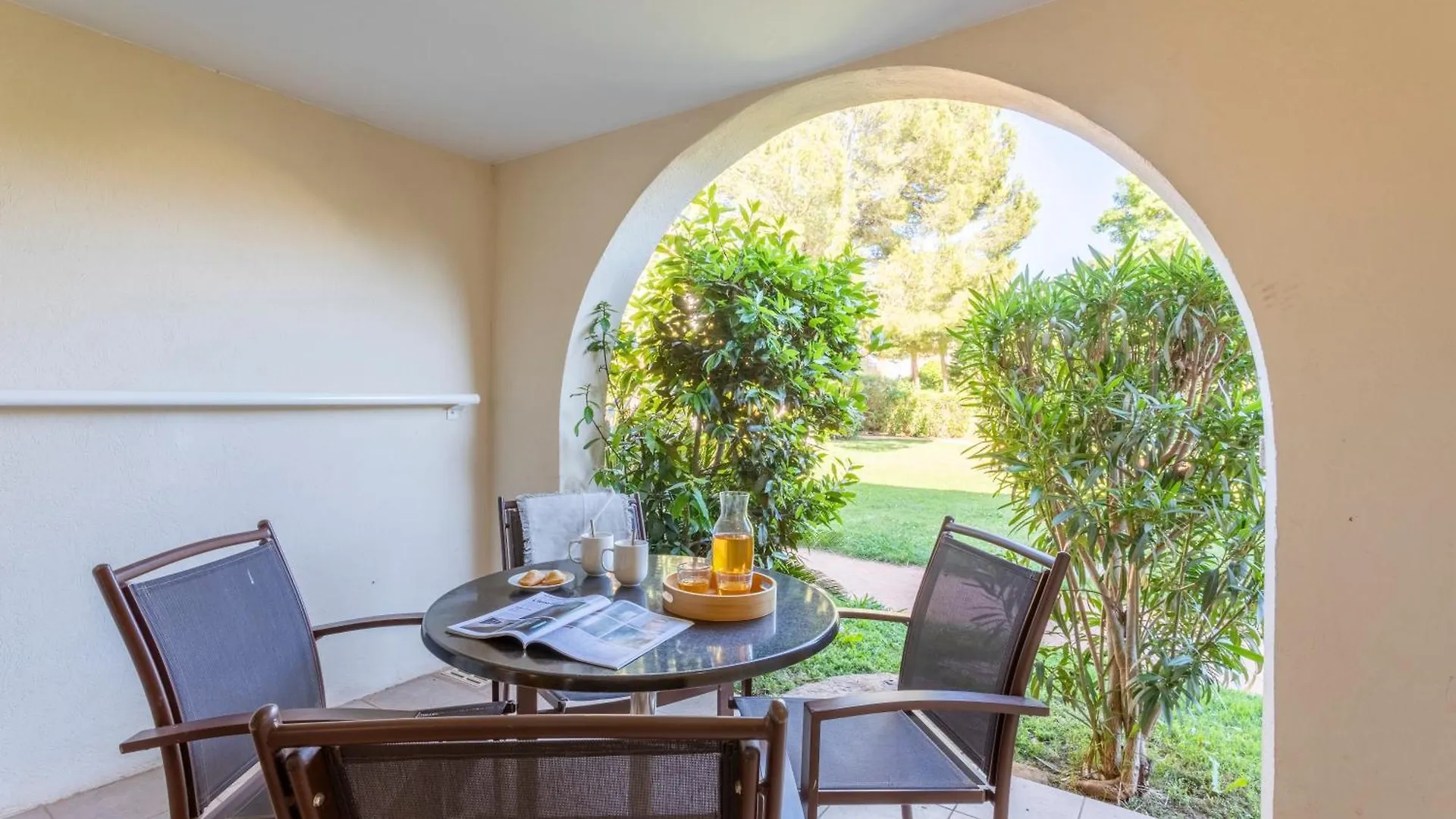 *** Appart hôtel Résidence Pierre&Vacances le Hameau de la Pinède Hyères France