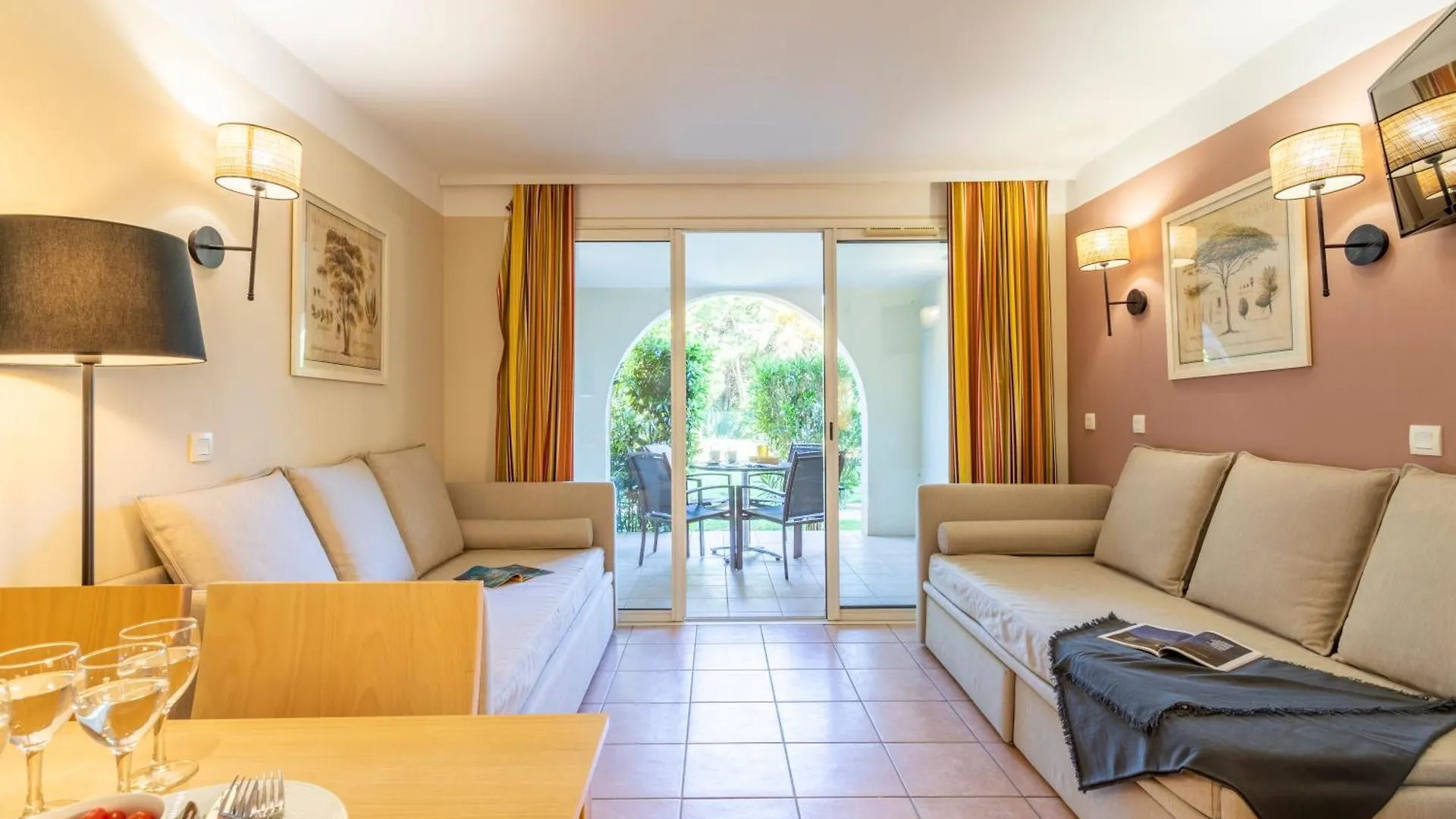 Résidence Pierre&Vacances le Hameau de la Pinède Hyères